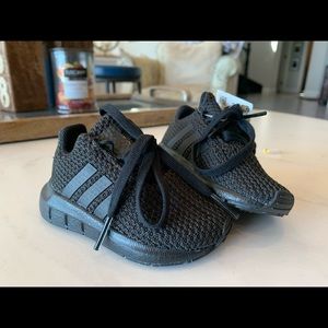 BRAND NEW Adidas Swift Run I Sneakers